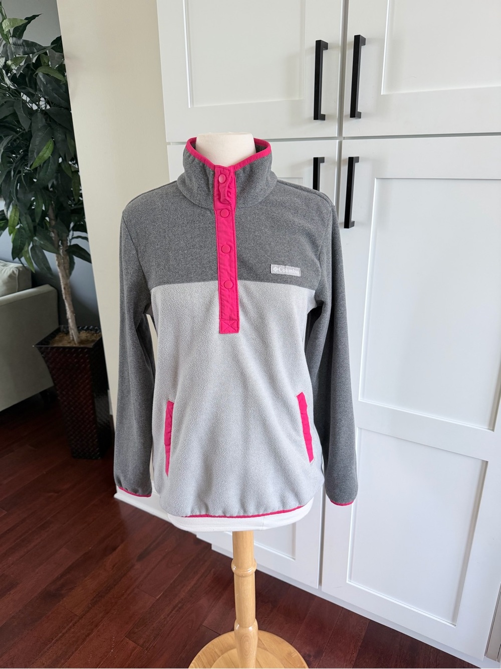 Columbia Pullover Womens Medium Gray Pink Fleece Snap Outdoors Hiking Cozy